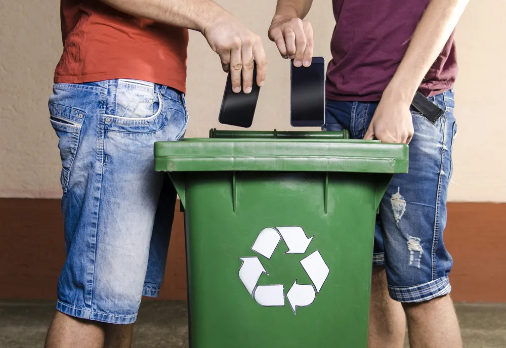 Dispose of Broken Cell Phones